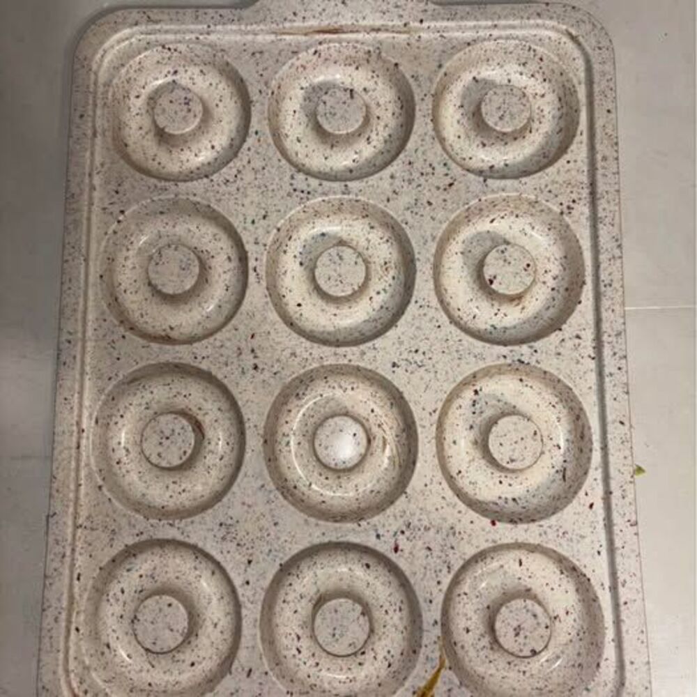 Trudeau 12-cavity silicone donut baking pan